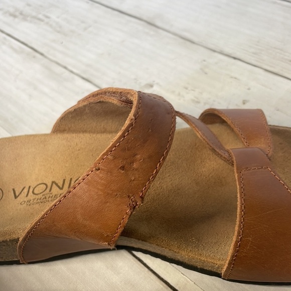 Vionic Pamplona Tan Leather Slide Sandal - Picture 9 of 12